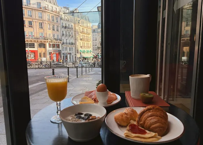 Hotel Les Théâtres Paris